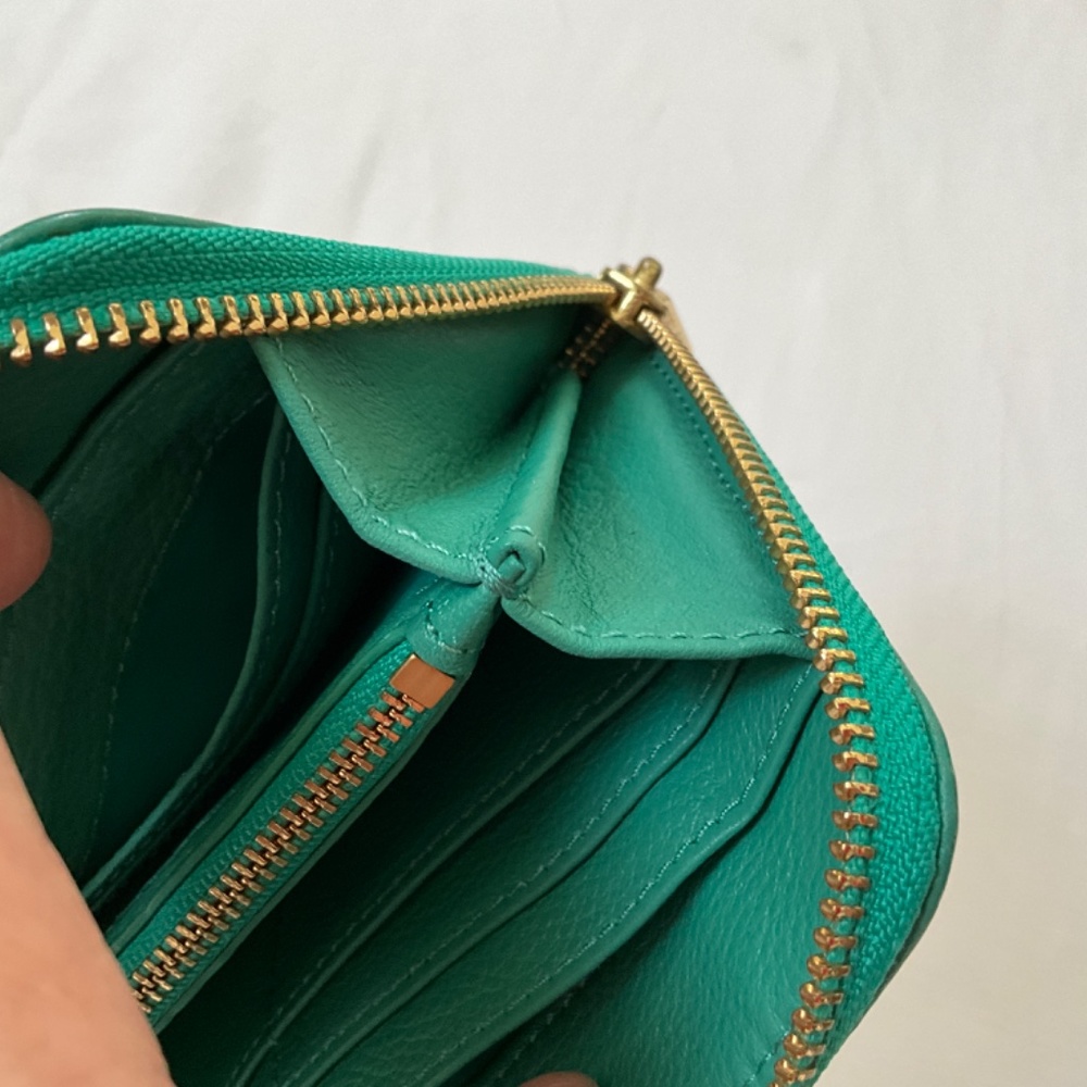 TORY BURCH Vintage Kipp Zippy Wallet Green - Picture 7 of 13